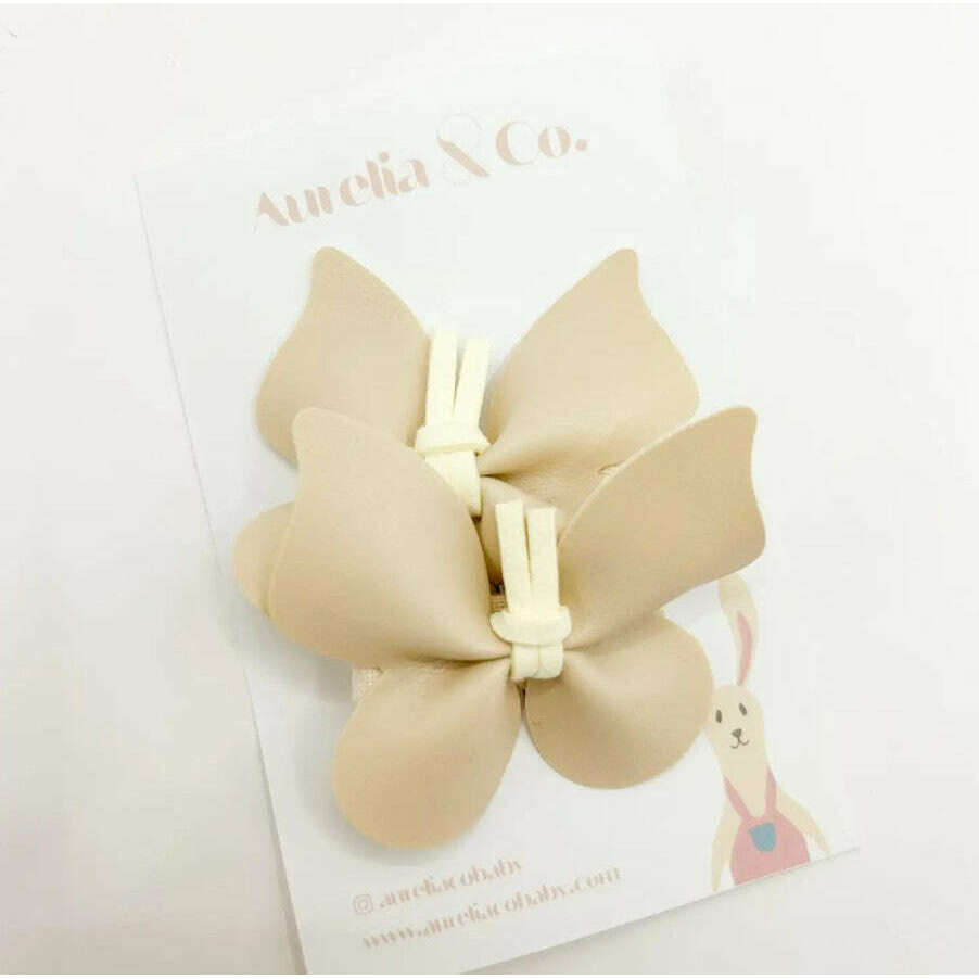 beige-butterfly-clip