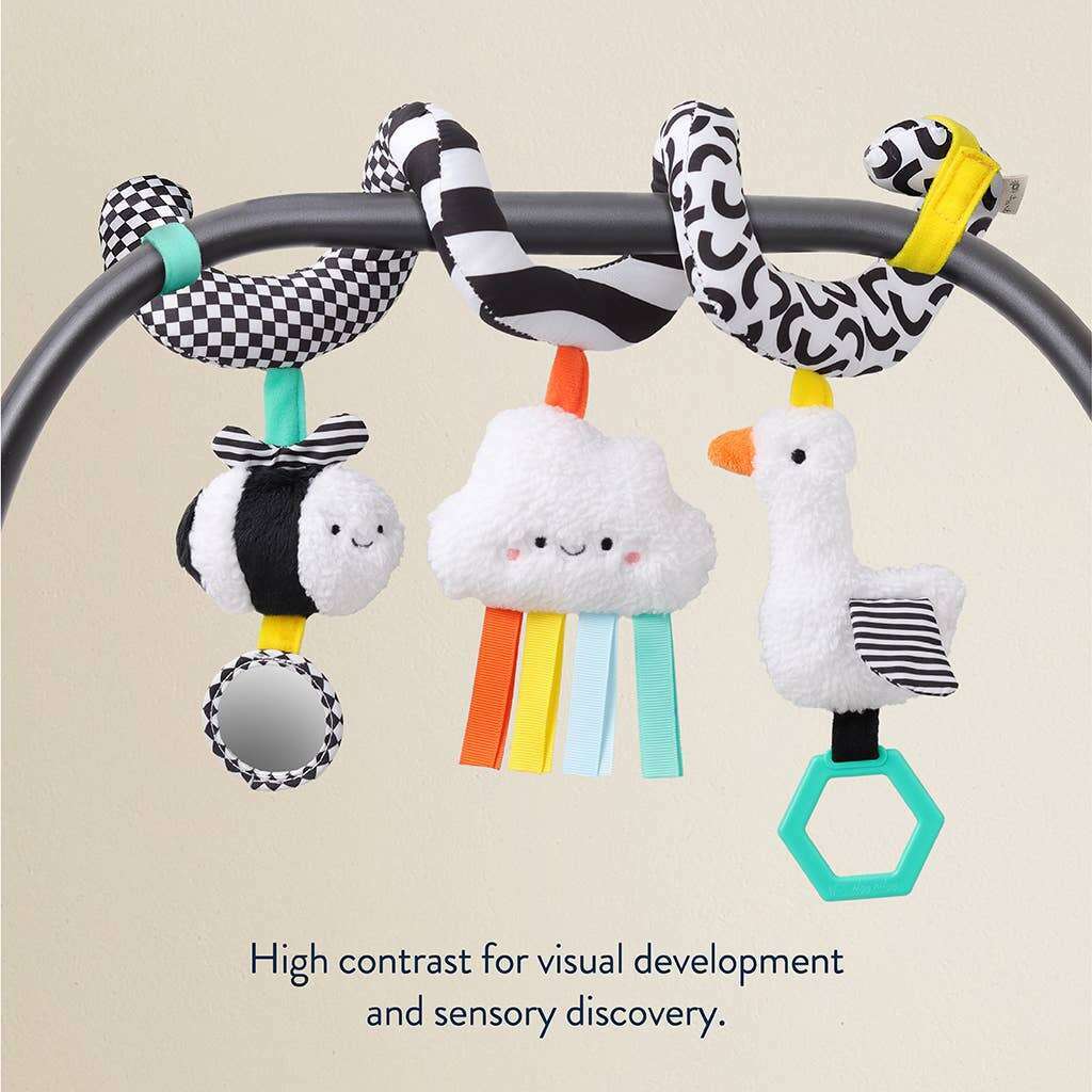 itzy-ritzy-bitzy-spiral-car-seat-activity-toy-high-contrast1