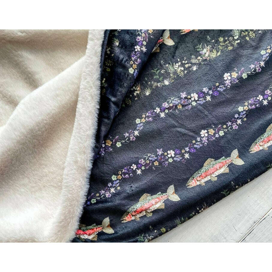 oxeye-floral-minky-blanket-a-rivers-tale