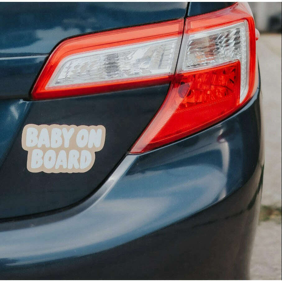 the-sticker-shop-car-magnet-baby-on-board-bubble-letter1